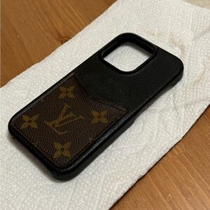 AUTHENTIC  🔸🔸LOUIS VUITTON🔸🔸  iPhone 14 Pro Cell Phone Case